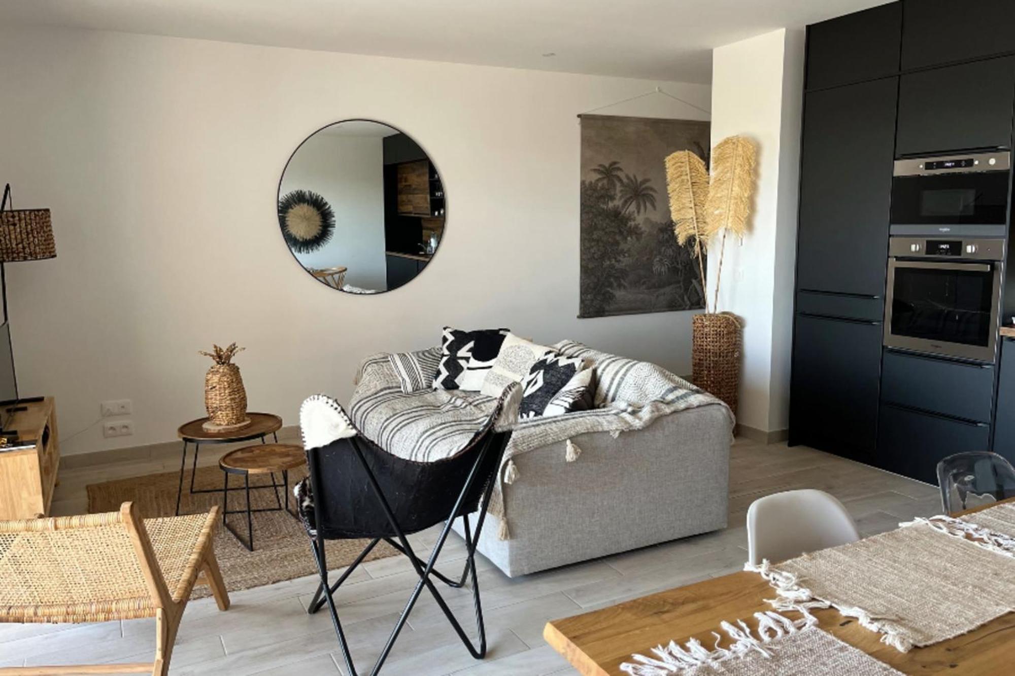 Luxurious Duplex With Pool Garden Balcony